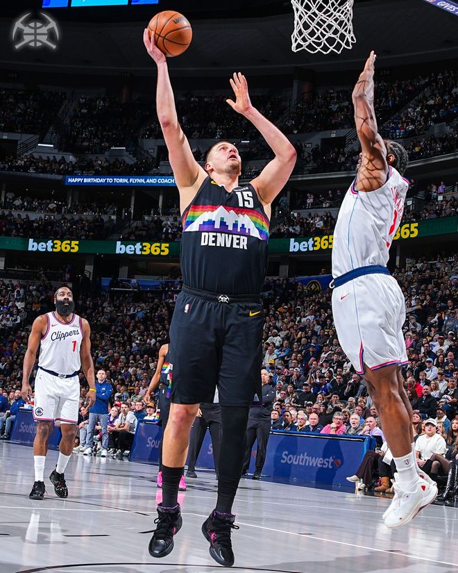 約基奇復(fù)出31分12板5助攻掘金戰(zhàn)勝快船，哈登25分9助攻小卡21分